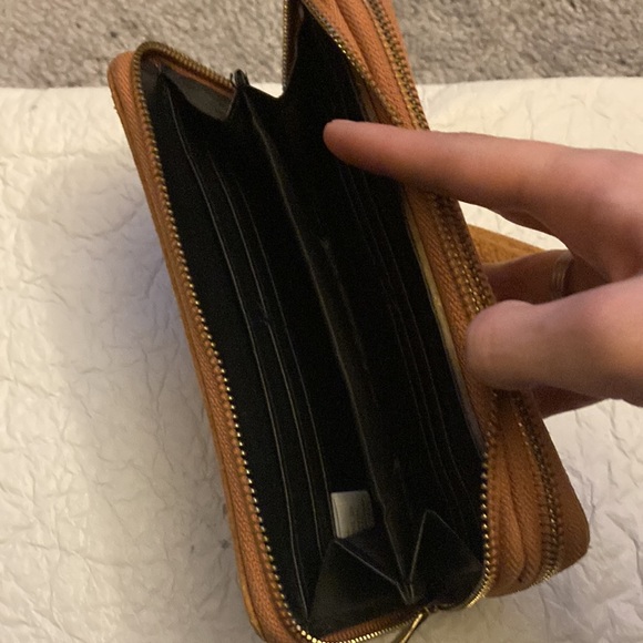 Tan/Brown 2 Zipper Pocket Wallet - Picture 4 of 7